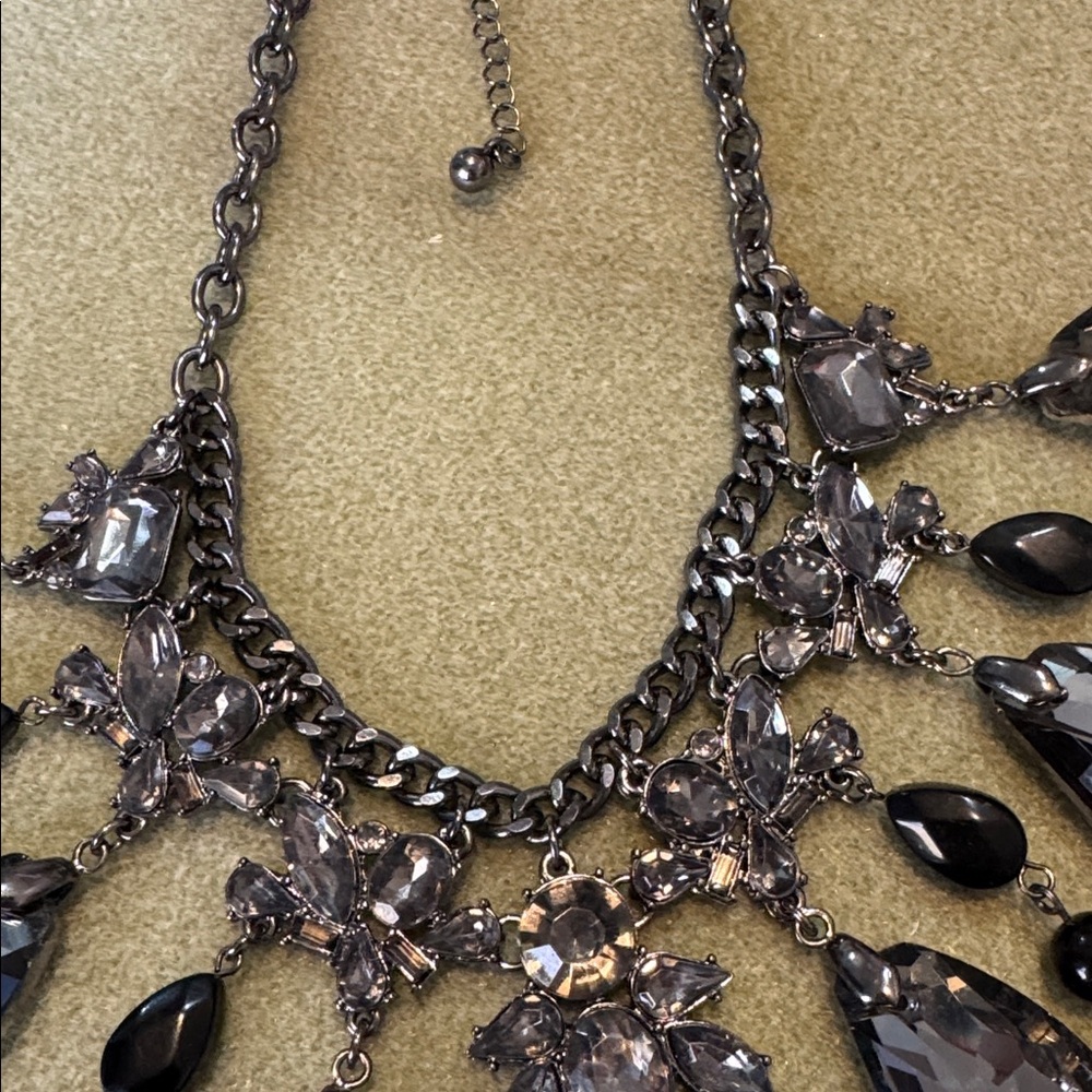 Elegant Black Statement Necklace